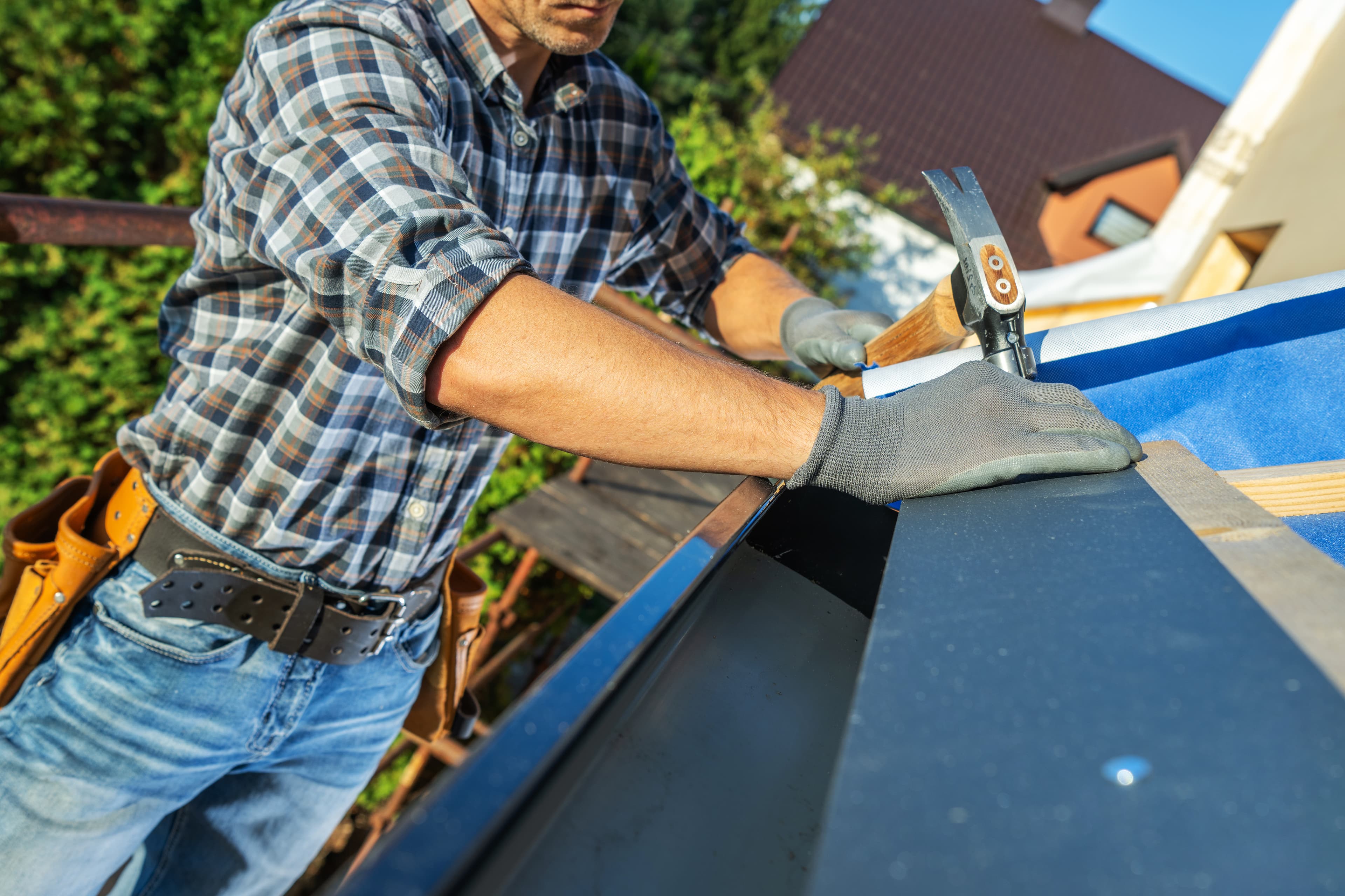 Cheapest way to fix a leaking roof Tampa FL